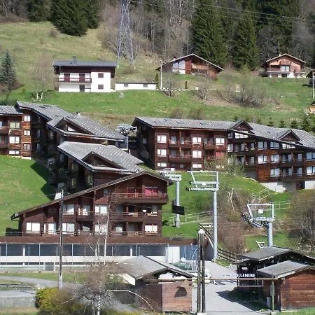- Proche Centre, Pistes Et Commerces, Parking Couvert - Fr-1-623-156 *